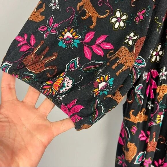 Torrid Mini Rayon Slub Balloon Sleeve Twist Front Leopard Leaves Size 3X - Picture 6 of 11